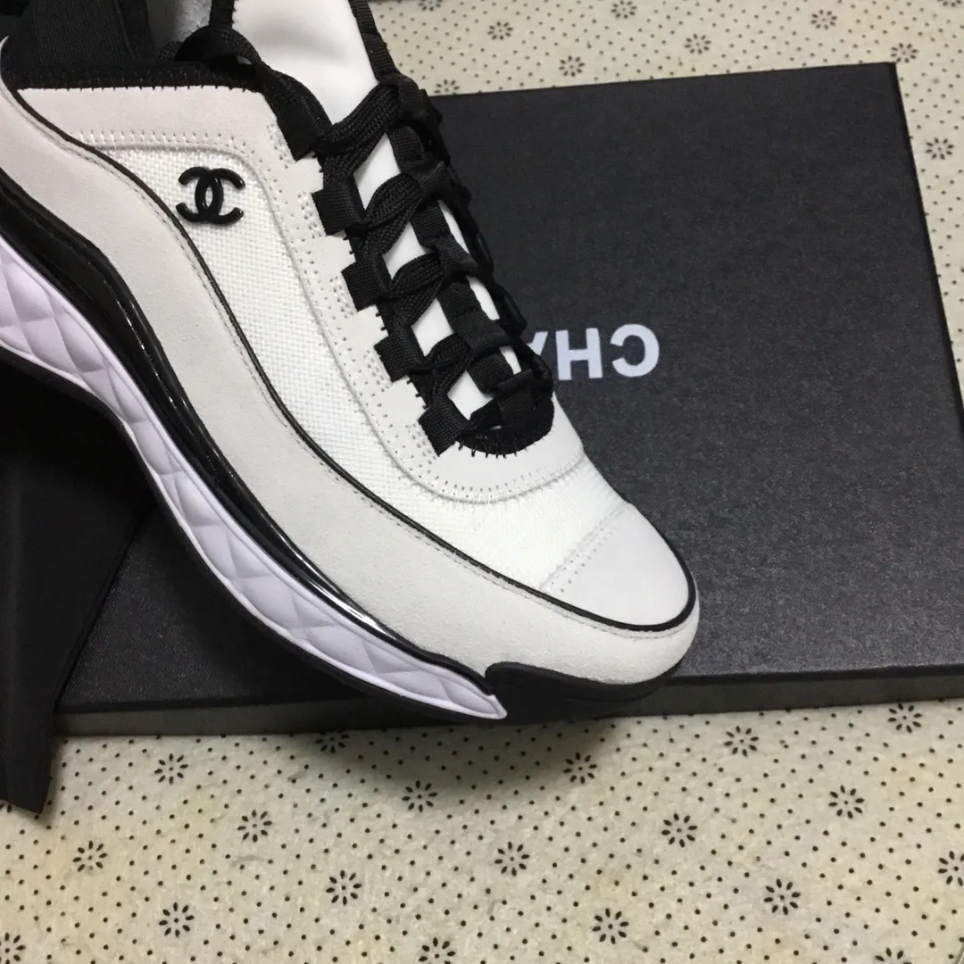 👟👟Ex-factory price 540👟👟 Original CHANEL 2025 Chanel Four Seasons Casual Sports Shoes Original Cover Lasting for Women is made one to one with original lasting technology. Fabric: first layer of silk cowhide with high-elastic lycra and knitted fabric, comfortable and breathable. TPU 3-in-1 ultra-light outsole. Comfortable on the foot. Versatile. Built-in 2 cm brand heightening insole, size: women's 35-41